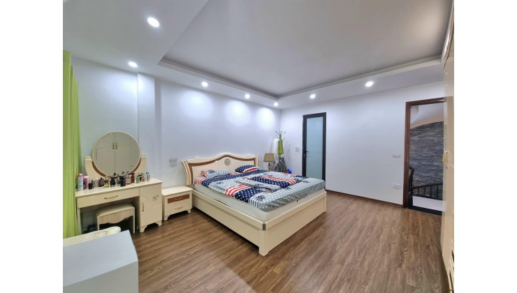 Bán nhà phố Lê Trọng Tấn, ô tô vào nhà, gần phố 50m2 giá 8.3 tỷ