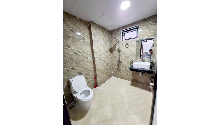 Nhà Ngọc Hồi, Hoàng Mai, 35m x 5T giá nhỉnh 3 tỷ. Gần Phố - cạnh bến xe - sát trường, chợ 0928077333.