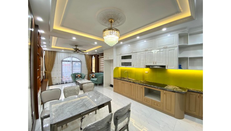 Bán nhà ngô Gia Tự, Long Biên 40m2 * 6  tầng, GARA, ngõ THÔNG, THANG MÁY, ở ngay