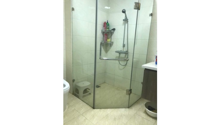 Bán nhà Tôn Thất Tùng 6.2 tỷ,45m2x5T,Mt 4.2m ,nhà đẹp,ngõ to rộng thoáng