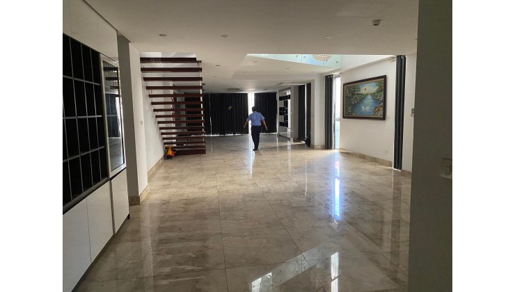Tòa Văn Phòng Mặt Phố  Thái Thịnh 164M2 Mặt tiền 6.5M 70 Tỷ