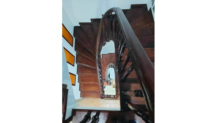 Nhà 100m2 gar a ô tô 5 tầng phố Thái Thịnh Ngã Tư Sở Đống Đa 17.5 tỷ.