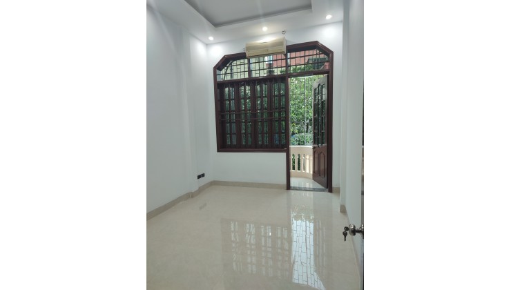 CẦN BÁN NHÀ PHỐ KHƯƠNG TRUNG: 47M2, 4 TẦNG, 4 NGỦ, LÔ GÓC 2 MẶT NGÕ, NHỈNH 5 TỶ.