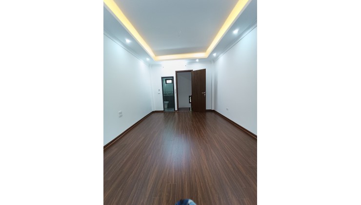 Bán nhà Đại La - Hai Bà Trưng, Diện tích 35m2 * 5 tầng, nhà còn mới. Giá nhỉnh 3 tỷ. 0988838738