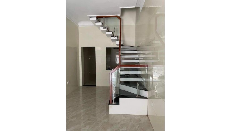 PHÂN LÔ LÒ ĐÚC - NHÀ MỚI HIỆN ĐẠI - Ô TÔ ĐỖ CỬA - VỈA HÈ - 50M2 - 6,4 Tỷ - 30m RA MẶT PHỐ - CỰC HIẾM