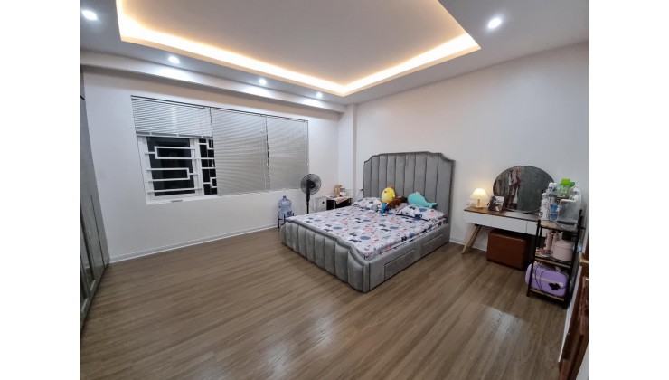 Bán nhà Lê Quang Đạo 50m2 - 5 Tầng - MT 5m - Nhà đẹp - Ô tô - Lô góc - 2 mặt thoáng - Gía 5 tỷ.