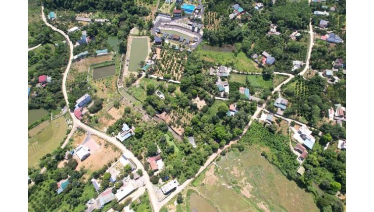 Tôi cần bán đất nghỉ dưỡng tại Cư Yên Lương Sơn diện tích 2150m2 bám suối to đường rộng giá bán 3.5 triệu/m