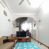 Bán nhà đường Xuân Thủy- Chợ Nhà Xanh- Kinh Doanh ngày đêm- oto-2 thoáng-Lh: 0974656748