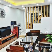 BÁN NHÀ PHỐ NGUYỄN VĂN CỪ, LONG BIÊN. DIỆN TÍCH  55M2, GIÁ 3.5 TỶ. NHÀ MỚI Ở NGAY, ÔTÔ ĐỖ CỬA.