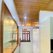 BÁN NHÀ ĐỨC GIANG, LONG BIÊN, HÀ NỘI 31M*4T, MT 3.7M GIÁ 3 TỶ. Ô TÔ ĐỖ CỬA