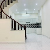 Cực hiếm - bán gấp nhà Việt Hưng - 45m - 5 tầng - 3 tỷ.
