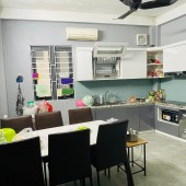 BÁN GẤP NHÀ XUÂN ĐỈNH-HÀNG XÓM ĐẠI SỨ QUÁN-NGÕ THÔNG-NỘI THẤT LUNG LINH 40M GIÁ 4,3 TỶ