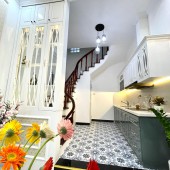 NHÀ ĐẸP KHƯƠNG TRUNG 5 TẦNG KHÉP KÍN - HAI MẶT THOÁNG - GẦN Ô TÔ 7 - CHỦ ĐỂ LẠI TOÀN BỘ NỘI THẤT