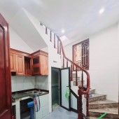 Nhà đẹp – vị trí trung tâm – vài bước ra Ngã Tư Sở - ngõ thoáng rộng – phân khúc hiêm.