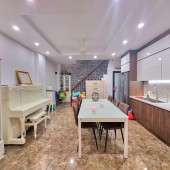 Bán nhà phố Lương Định Của (Đống Đa). DT 40m2 x MT 4.7m x 6 tầng. Giá 6.9 tỷ.