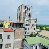 Nhỉnh 6 tỷ có nhà phố  Đàm Quang Trung Quận Long Biên