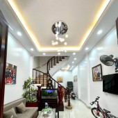 Bán Gấp Nhà Phú Đô 36m x 5 tầng, mặt 3.8m, giá 4.6 tỷ.
