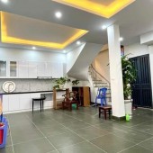Hiếm Bán nhà Nguyễn Hoàng nhà mới ở luôn, ô tô vào nhà,  Dt sd 53m 3T giá nhỉnh 8,5 tỷ