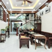 Bán Nhà Phạm Văn Đồng 45m2-Ngõ nông gần phố-6 ngủ- gần ô tô-giá chào 5,9 tỷ