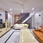 40m2 x 5 tầng, nhà mặt ngõ 69 phố Trung Liệt, thông Thái Hà, Lô góc, chưa đến 6 tỷ