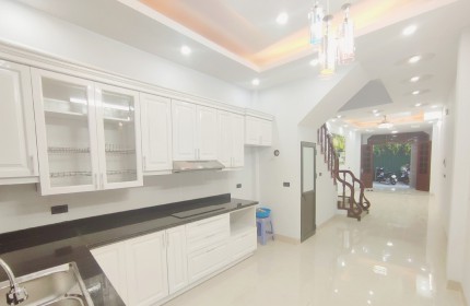 CẦN BÁN NHÀ PHỐ KHƯƠNG TRUNG: 47M2, 4 TẦNG, 4 NGỦ, LÔ GÓC 2 MẶT NGÕ, NHỈNH 5 TỶ.