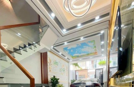 Nhà mới ở ngay 3 tầng, 40m2 ngay mặt tiền Âu Cơ, Tân Bình