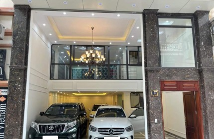 Bán nhà Hoàng Quốc Việt, Cầu Giấy, Phân Lô, Thang Máy, 86m2, MT: 7.4m. Giá 32.8 tỷ