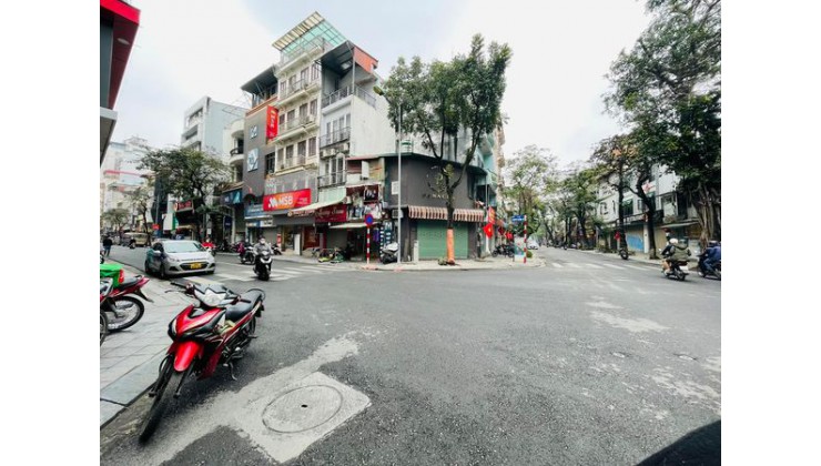 MẶT PHỐ QUẬN BA ĐÌNH 7 TẦNG CHỈ 18 TỶ VỈA HÈ RỘNG KINH DOANH SẦM UẤT