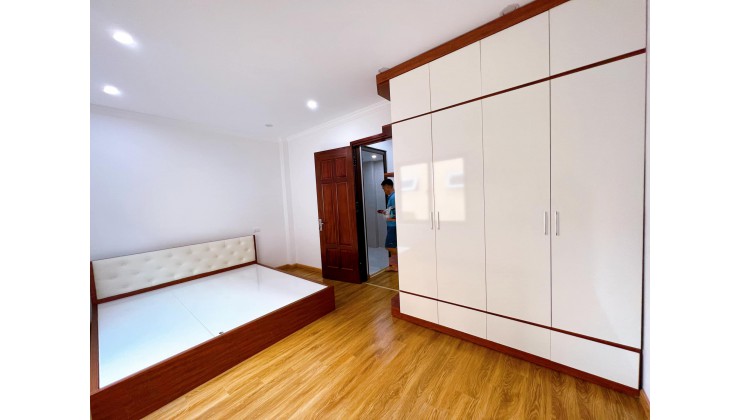 NHÀ CỎ LINH, BÁT KHỐI. 54M2, 5 TẦNG MỚI, 4.5 TỶ. LONG BIÊN