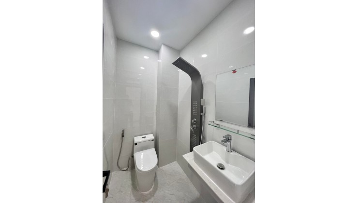 Bán gấp nhà NĐC,Quận 3, 45m2 chỉ 10.8 tỷ