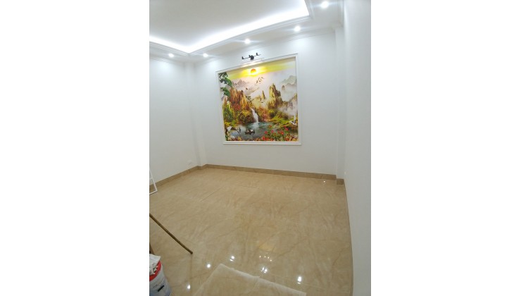 Bán nhà phố Trần Quốc Hoàn-thang máy-vỉa hè- Kinh Doanh-oto-50m-16.8ty-Lh:0974656748