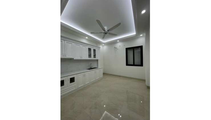 NHẤT PHỐ 11 TỶ PHỐ ĐÀM QUANG TRUNG 65M THANG MÁY, KD ĐỈNH, Ô TÔ ĐỖ NGÀY ĐÊM