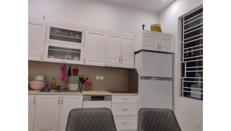 BÁN NHÀ PHỐ PHAN ĐÌNH GIÓT: 40M2*5 TẦNG, MT 4.5M, SÁT CHỢ, NGÕ THÔNG, 50M RA PHỐ, 3.9TỶ