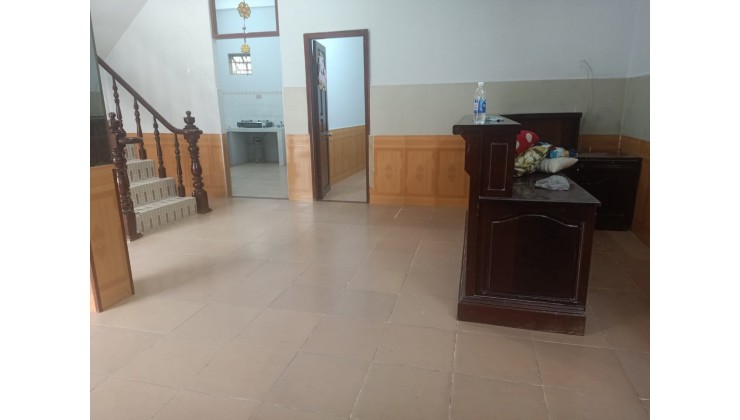 BÁN MẶT TIỀN ĐƯỜNG, ĐANG KINH DOANH HOTEL TỐT, GIÁ CHỈ 7.8 TỶ.