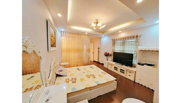 VỊ TRÍ ĐẸP, TT ĐỐNG ĐA, TẶNG 100% NỘI THẤT, KHÔNG MUA NHÀ NÀY MUA NHÀ NÀO.