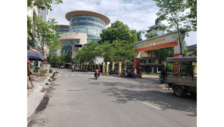 Anh Chiến chính chủ bán nhà TRUNG TÂM CHỢ VĂN ĐIỂN 