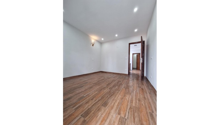 BÁN  NHÀ GIẢI PHÓNG-QUẬN HOÀNG MAI-PHƯỜNG THANH LIỆT- OTO LÙI TẬN CỬA -DT:36M2-5 TẦNG-KINH DOANH -NGÕ TO