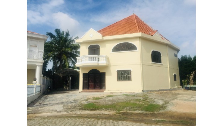 Cho thuê biệt thự khu villa an phú đông quận 12. Khu compound an ninh, bảo vệ trực 24/24