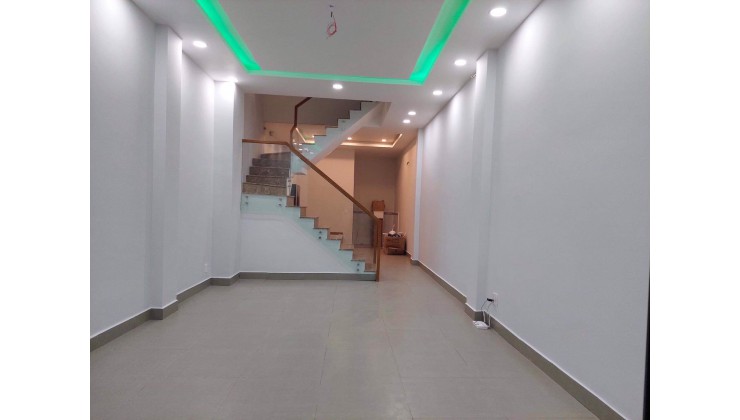 Nhà cho Thuê, ngã 4 Bình phước 70m2, 3 tầng, 15 triệu