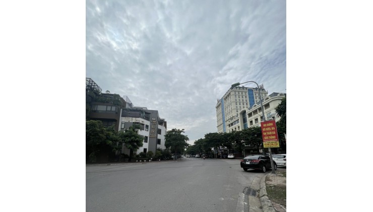 Bán nhà mặt phố Hoàng Như Tiếp ô tô tránh-Vỉa hè-kinh doanh đỉnh mt9.6m