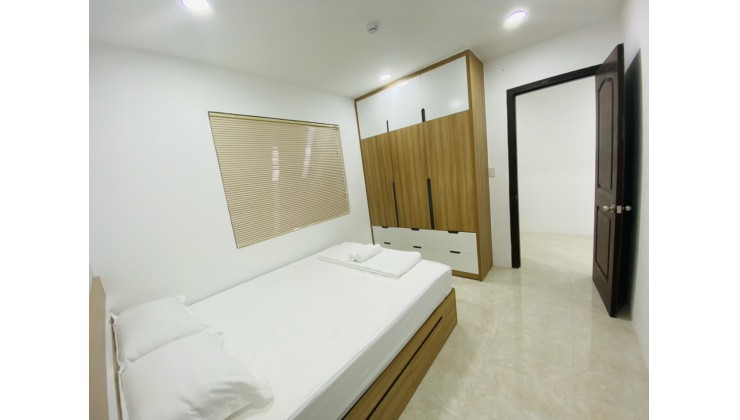 Bán căn hộ 2 phòng ngủ đầy đủ nội thất nằm tại giếng trời giá rẻ tại Mường Thanh 04 Trần Phú.