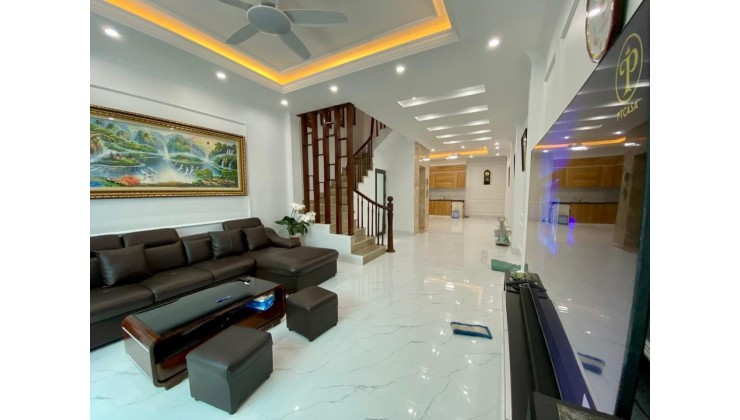 Chính chủ cần bán nhà gần 100m2 tại Long Biên, giá cực mềm