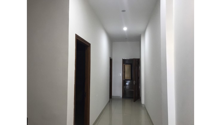 Cho thuê nhà 3 TẦNG (ngang 10m, 200m2, 7 PN). Gần cầu TUYÊN SƠN GIÁ 37TR