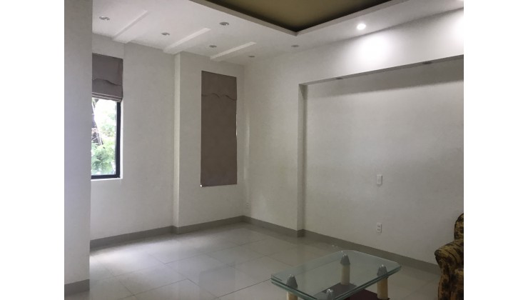 Cho thuê nhà 3 TẦNG (ngang 10m, 200m2, 7 PN). Gần cầu TUYÊN SƠN GIÁ 37TR