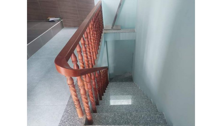 Bán nhà mặt tiền đường nội bộ 9m, xe hơi ngủ trong nhà. 80m2, 3 tầng, btct,Q9 củ,tp thủ đức, giá chỉ nhỉnh 5ty.