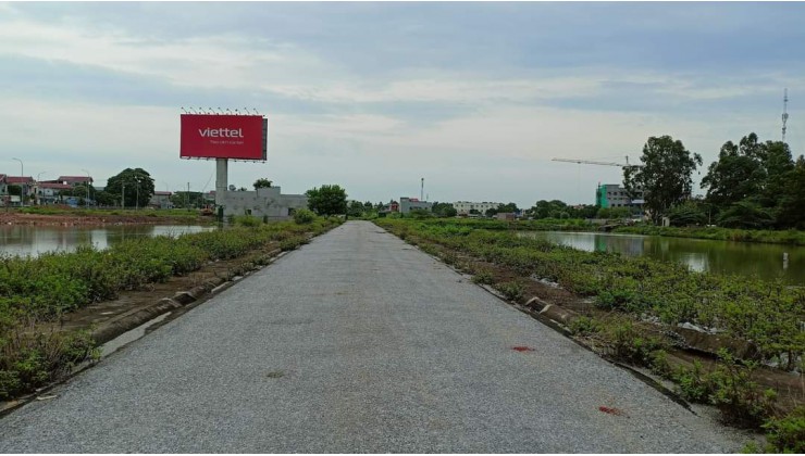 cần bán lô đất nền thị trấn Tân Phong Quảng Xương mặt bằng giáp quốc lộ 1A