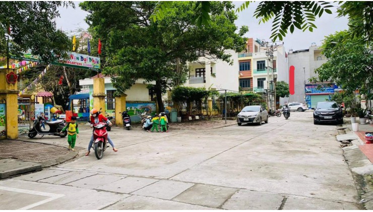 Đất giãn dân Đại Phúc - Tp Bắc Ninh , Mặt Đường kinh doanh , diện tích 67,5m , giá chỉ hơn 4 Tỷ chút