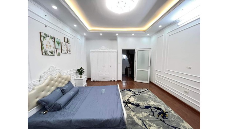 Nguyễn Văn Huyên 40m2 Sát Phố 5,2 Tỷ 4 tầng Full Đồ inbox e gửi sổ