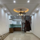 Bán nhà Ngọc Thuỵ 55m2, 4 tầng, mặt tiền 5m, giá 5.35 tỷ, ngay cạnh Khai Sơn Hill, ô tô vào nhà, móng 6 tầng, ở sướng