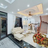 Cự Lộc thông Quan Nhân: 36m2 - 5 tầng - MT 9m - Giá chỉ 5.8 tỷ